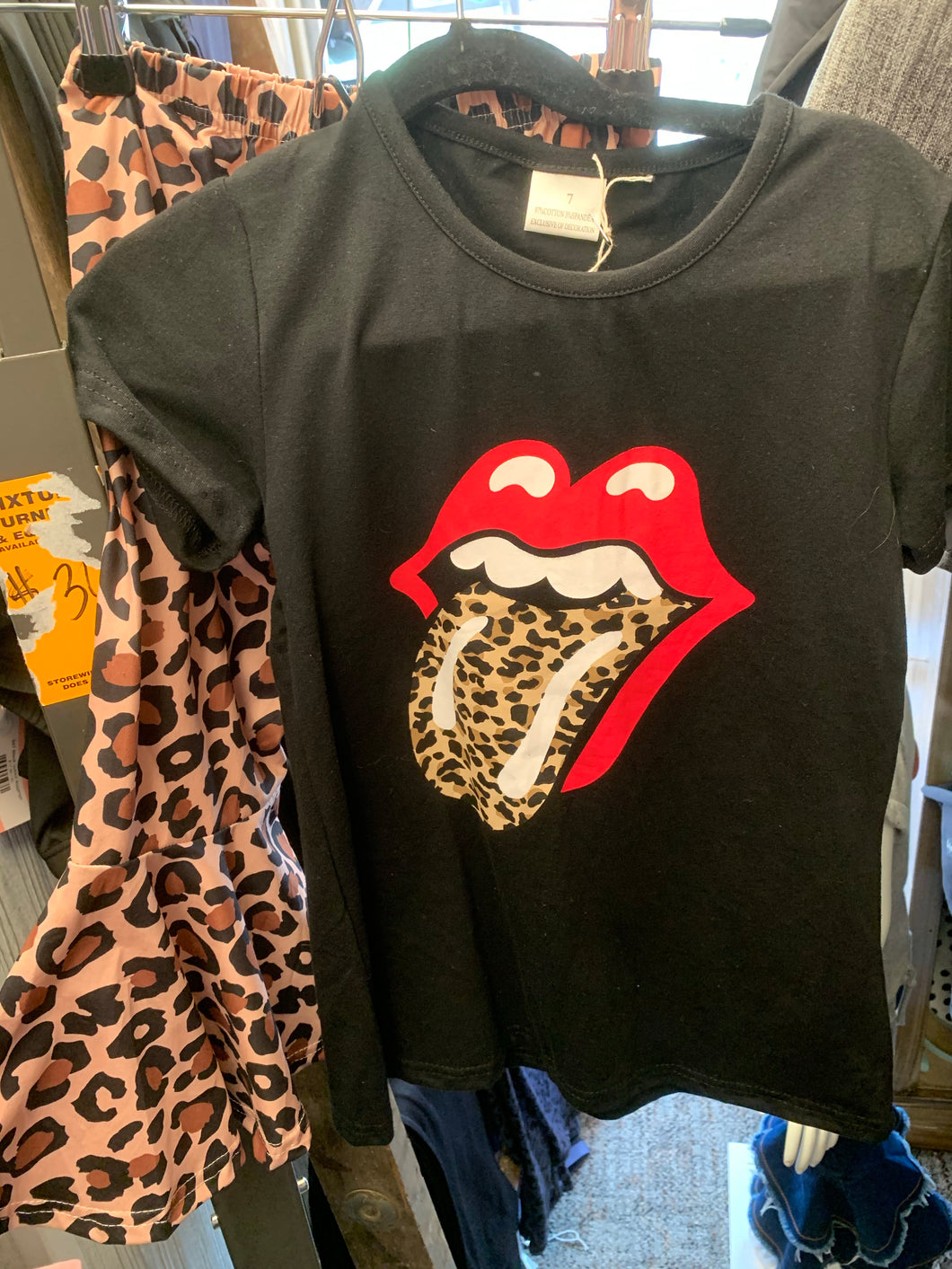 1163 Tongue top with leopard bells