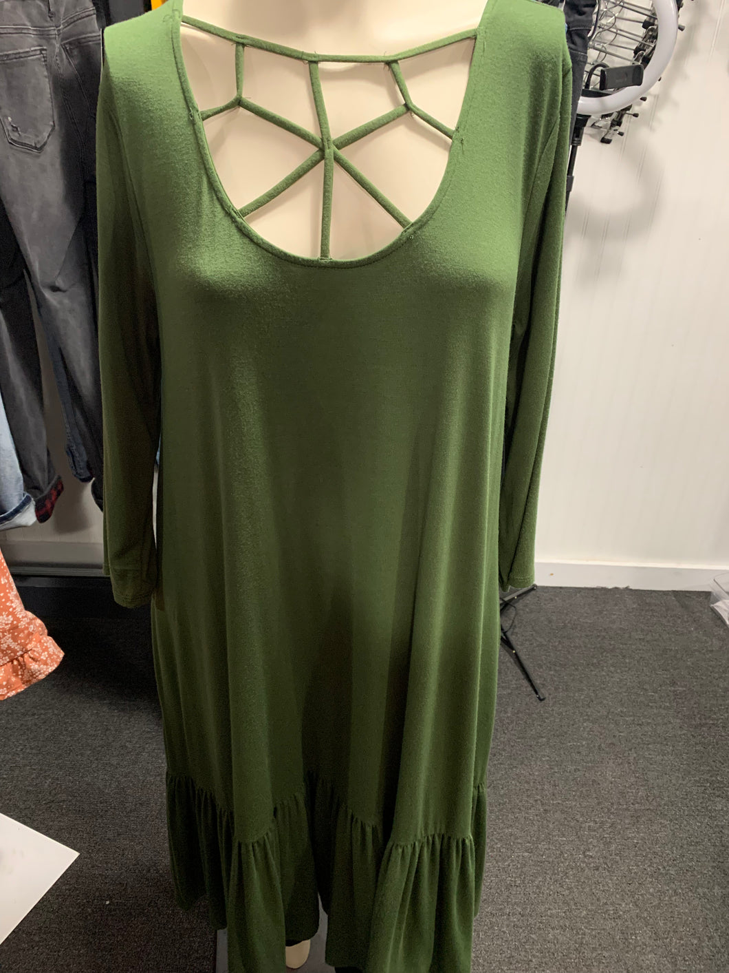 306 Viscose 3/4 web detail front ruffle hem dress with side pockets