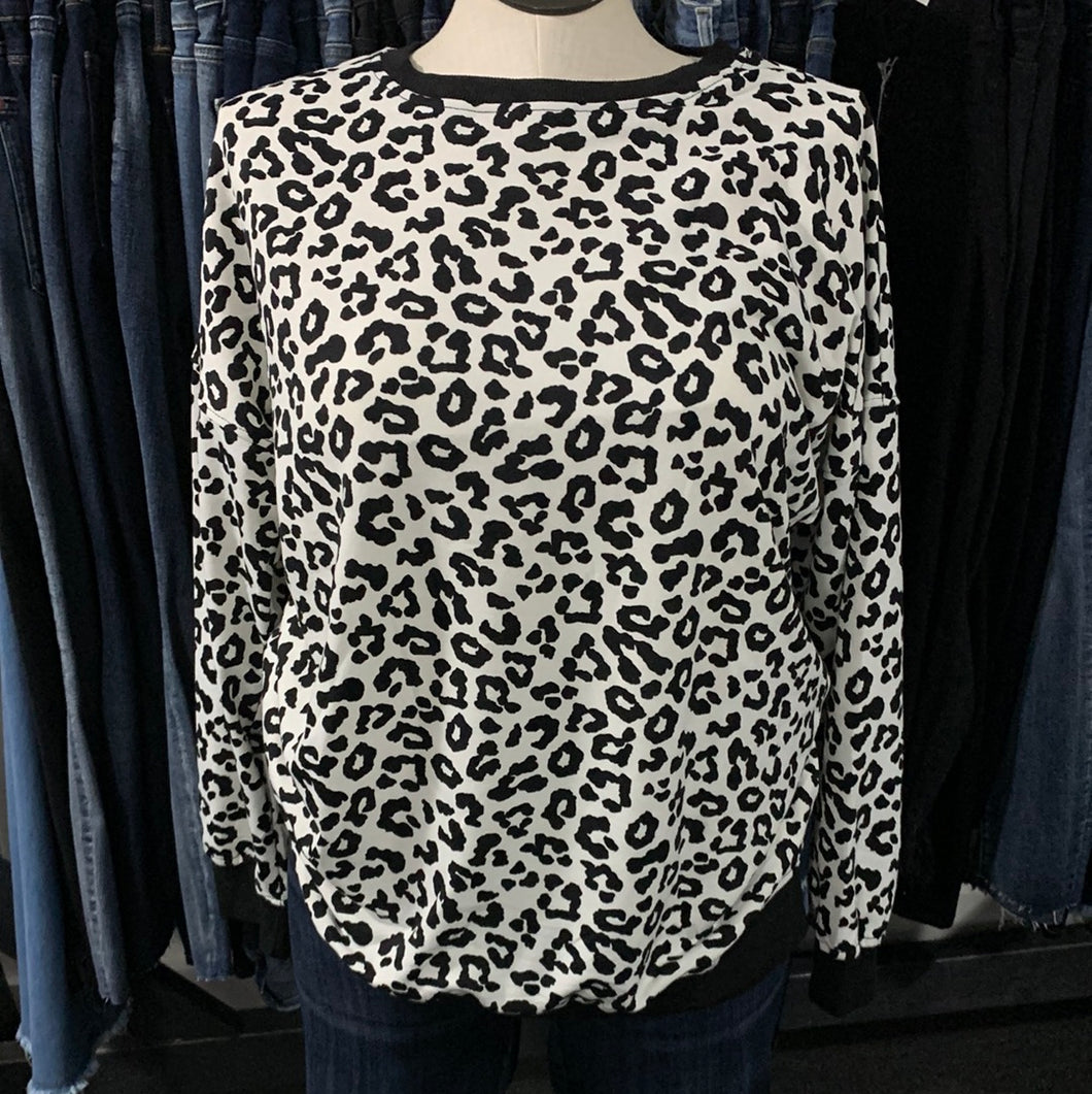 1538 Black and white cheetah sweatshirt