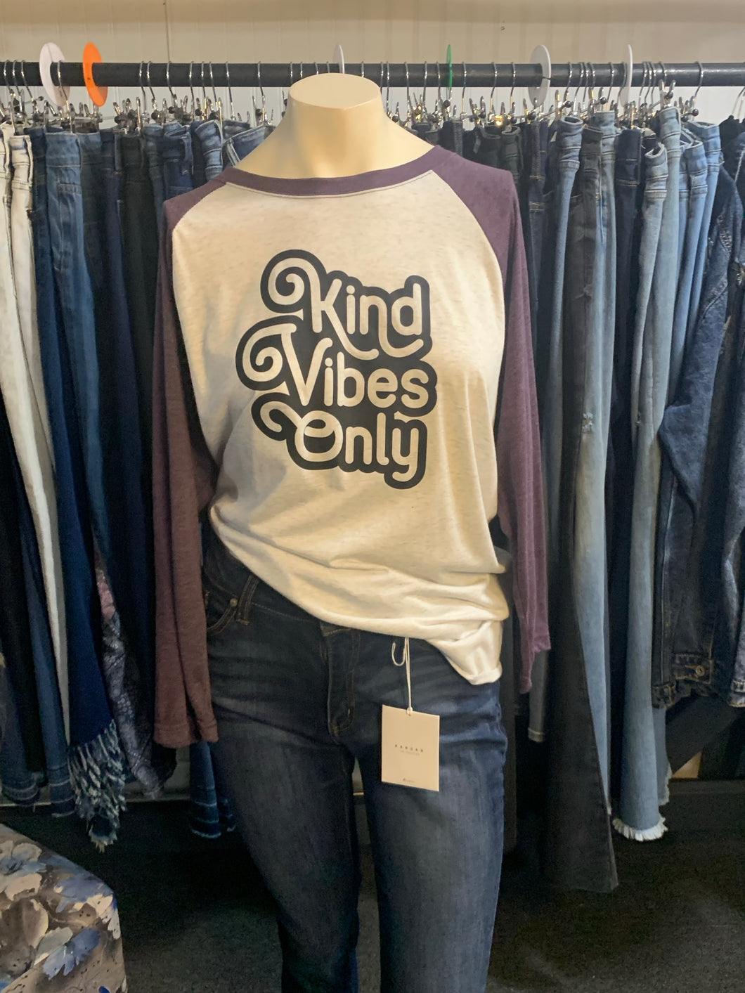Tina-1623 Good Vibes Raglan